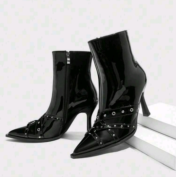 SexyFashion Belted Rivet Decor Casual Versatile Side Zipper High Heel Ankle Boot - Picture 1 of 5